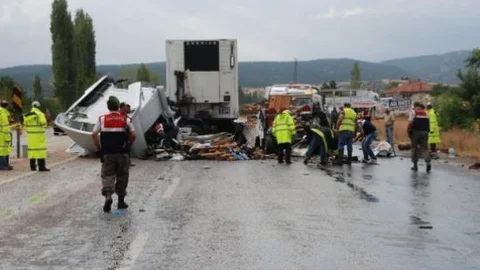 Isparta'daki Kazada Ölenlerin Kimlikleri Belli Oldu