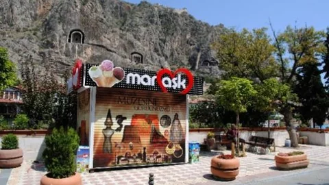 Müze Vitrini Gibi Dondurmacı