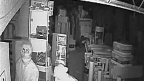 Kasa Hırsızları Güvenlik Kamerasını Umursamadı