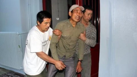 Çinli Maden İşçisi Ağabeyi İçin Gözyaşı Döktü