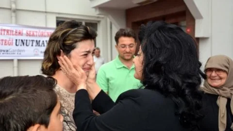 Türkiye'nin Tek Kadın Valisi Gözyaşlarıyla Uğurlandı