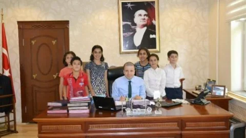 Köy Okuluna Kütüphane Açmak İçin Seferber Oldular