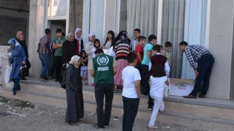 İhh'dan Öğrencilere Kırtasiye Yardımı Projesi