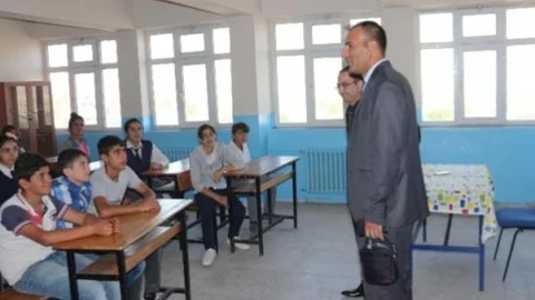 Bulanık'ta Yakılan 3 Okul Eğitime Başladı