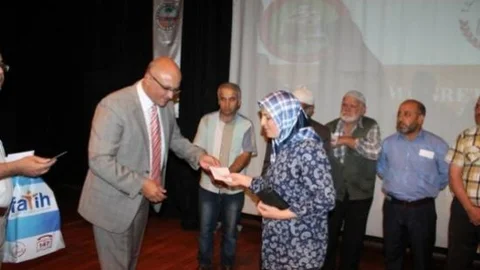 Kaymakamdan Üniversiteyi Kazanan 188 Öğrenciye 500'er Tl Ödül