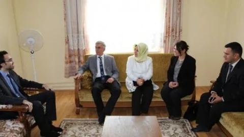 Vali Ataklı'dan Musul'da Rehin Alınan Konsolos Yardımcısına Ziyaret