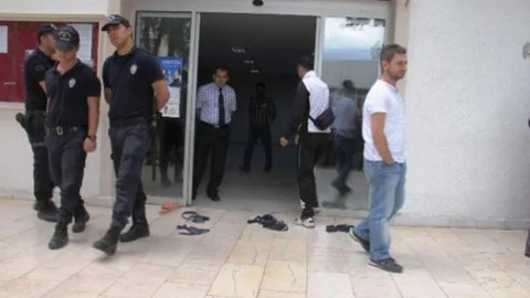 Iğdır'da Öğretmenlerden 'kravatlı Protesto'