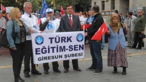 Giresun'da Türk Sağlık-sen Ve Eğitim-sen Üyeleri Bir Günlük İş Bırakma Eylemi Yaptı