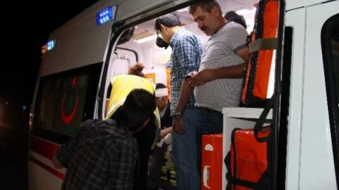 Bingöl'de Trafik Kazası: 1 Ölü 13 Yaralı