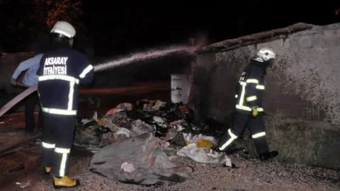 Çöp Yangını Odunluğu Yaktı