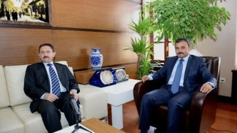 Vali Başköy'den Başkan Külcü'ye Veda Ziyareti