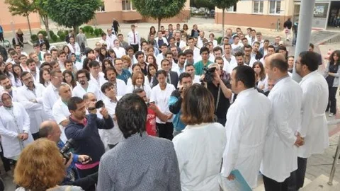 Çomü Doktorlarından Saldırıya Kınama