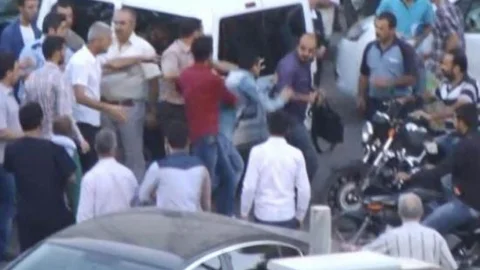 Mardin'de Öğretmen Ve Gazeteciye Darp İddiası