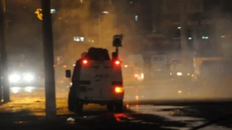 Cizre'de İzinsiz Gösteriye Polisten Müdahale