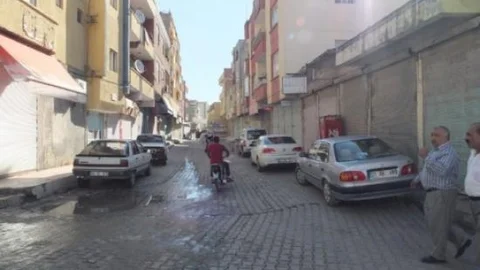 Suruç'ta Esnaf Kepenk Kapattı