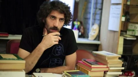 Yeraltındaki Tiyatro Kayıt Altında