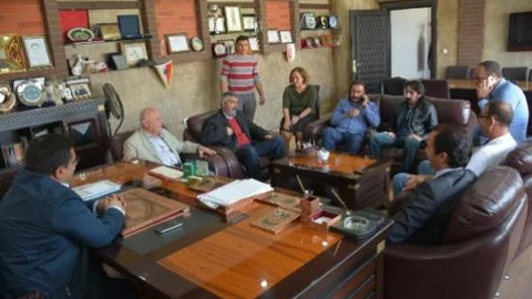 Yarım Asrı Deviren Gazeteciye Doğum Günü Sürprizi