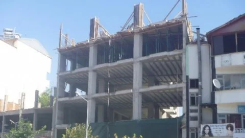 Güvenlik Önlemi Almadan İnşaatlarda Çalışıyorlar