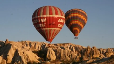 Kapadokya'da Balonlar Yeniden Havalandı