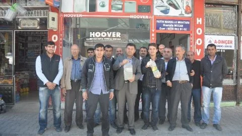 Vatandaşlar Çamurlu Akan İçme Suyu Nedeniyle Belediyeyi Protesto Etti