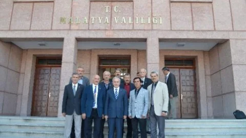 Muhtar Dernekleri Vali Süleyman Kamçı'yı Ziyaret Etti