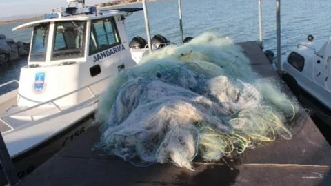 Beyşehir Gölündeki Yasak Misina Ağlar Toplandı