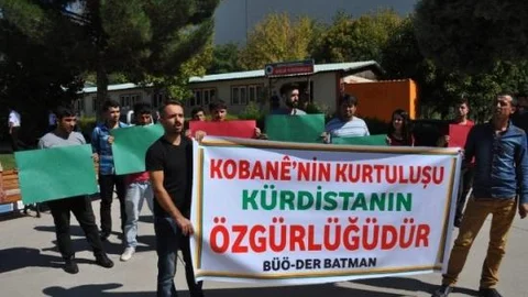 Üniversite Öğrencileri Işid'in Kobane Saldırılarını Protesto Etti