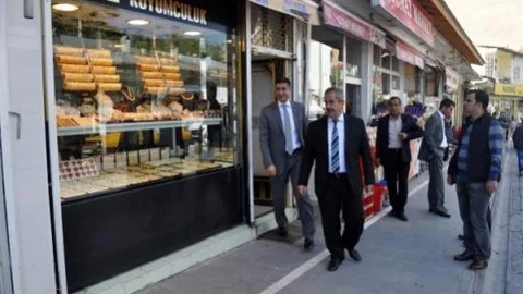 Mülki Amirlerinden Adilcevaz Esnafına Ziyaret