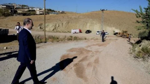 Tuşba Belediyesi'nden Asfalt Ve Kilit Taşı Döşeme Çalışmaları