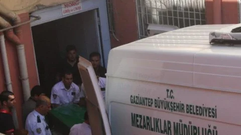 Evden Uzaklaştırılan Alan Koca Karısını Öldürdü