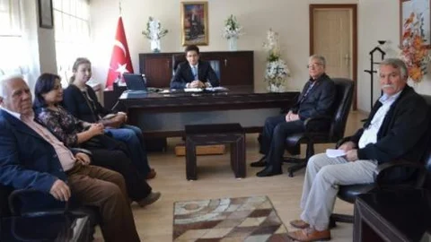 Chp Kula Yönetiminden Kaymakama Veda Ziyareti