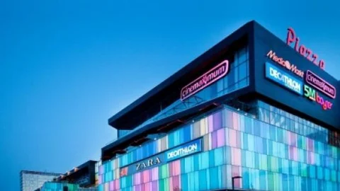 Piazza'da Bayram Etkinliği