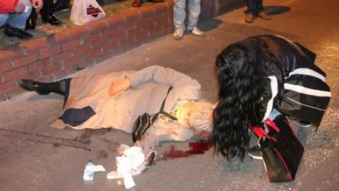 Yere Düşerek Yaralanan Yaşlı Kadın İçin Seferber Oldular