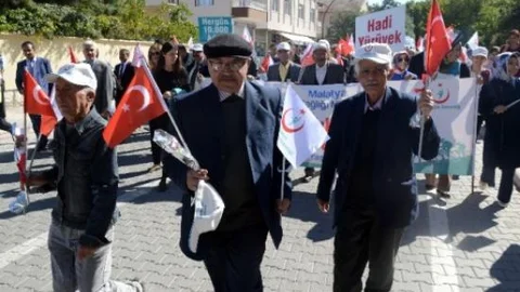 Dedeler Sağlık İçin Yürüdü