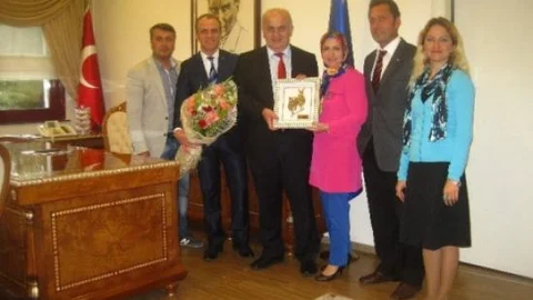 Umut Ve Savaşım Derneğinden Ktü Rektörüne Anlamlı Ziyaret