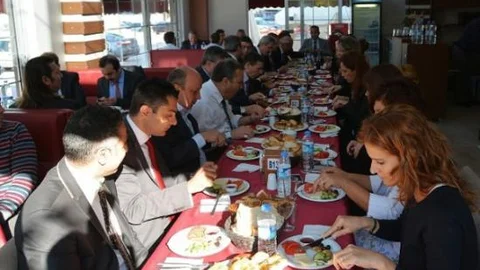 Yunusemre Belediyesi'nden Pazaryerlerinde Çöp Poşeti Uygulaması