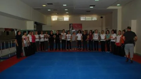 Emniyet Personeline Polis Savunma Taktikleri Temel Eğitim Kursu