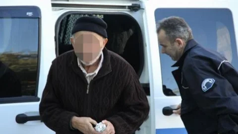 Çöpte Bulduğu Tabancayla Ateş Açınca Gözaltına Alındı