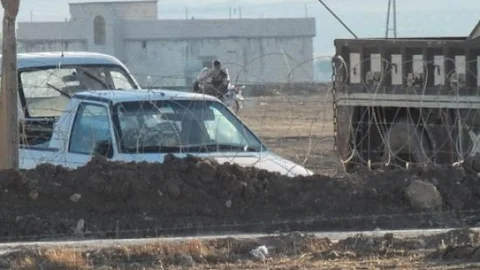 Işid Yüzlerce Mülteci Aracı Çaldı