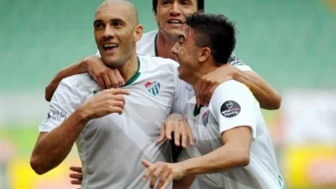 Bursaspor Mersin'de Seri Peşinde