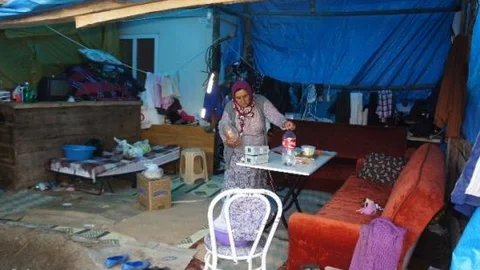 (özel Haber) Kızgın Damadın Yaktığı Evlerde Oturan Vatandaşlar 1,5 Yıldır Mağdur