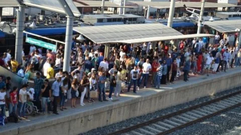 Ak Partili Doğan Büyükşehir'e Ulaşım Üzerinden Yüklendi