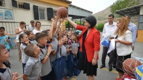 Büyükşehir'den Okullara Spor Malzemesi