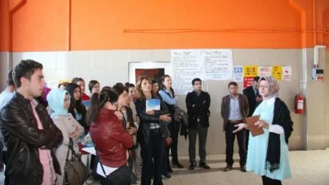 Hemşire Adayları Tıbbi Atıkların Geri Dönüşümünü Yerinde İnceledi