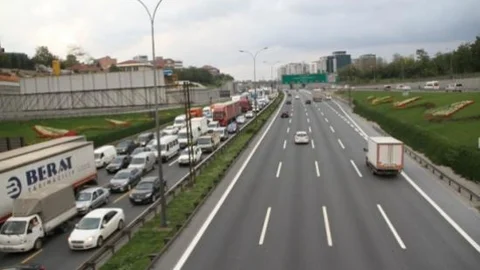 İstanbul Trafiğinde 'bayram' Yoğunluğu Başladı