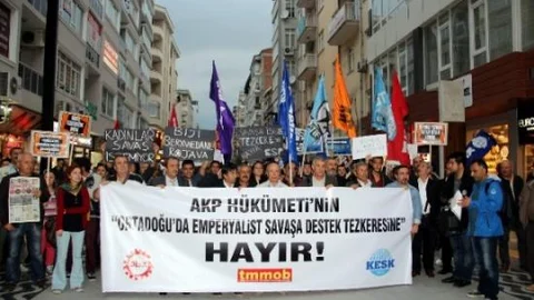 'askeri Tezkereye Hayır' Yürüyüşü