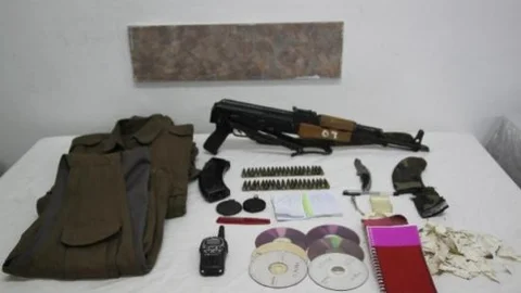 Teslim Olan Pkk Üyesinin Yer Göstermesi Sonucu Silah Ele Geçirildi