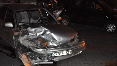 Uşak'ta trafik kazası; 5 yaralı!