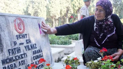 Şehit annesi: 'Vatan sağ olsun!'!