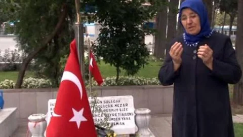 Şehitlikte buruk bayramlaşma!